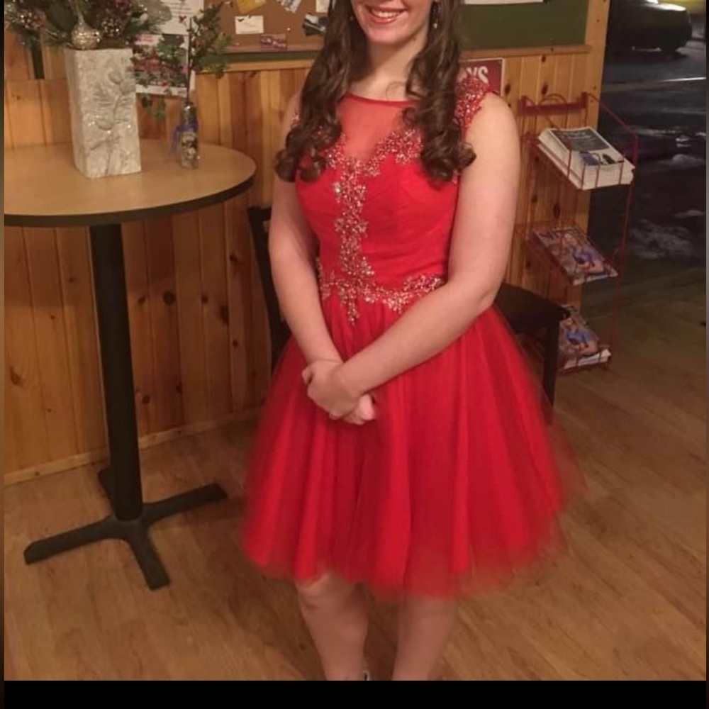 Red size 6 dress by Alyce Paris